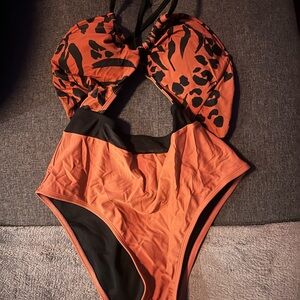 Cupshe Orange and Black One Piece Swimsuit